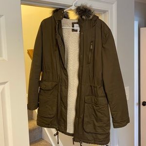BCBG Winter Jacket. Sherpa lined. Fur lined hood. Size Large. Used few times.